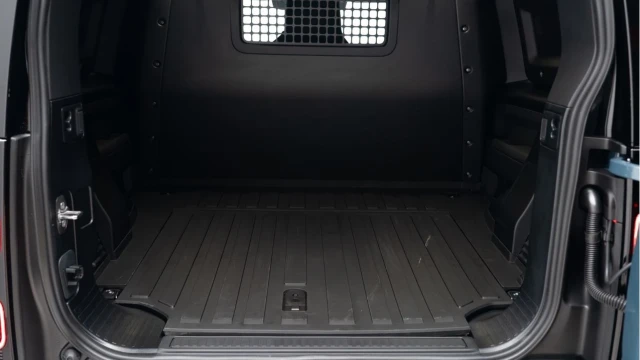 Land Rover Defender (74 Reg) 90 3.0 D250 S Hard Top Commercial (3 Seat) (+VAT) Image 4