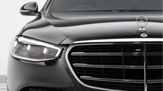 Mercedes-Benz S Class (73 Reg) 2.9 S450D L AMG Line Premium Plus Executive (VAT Q) Image 8