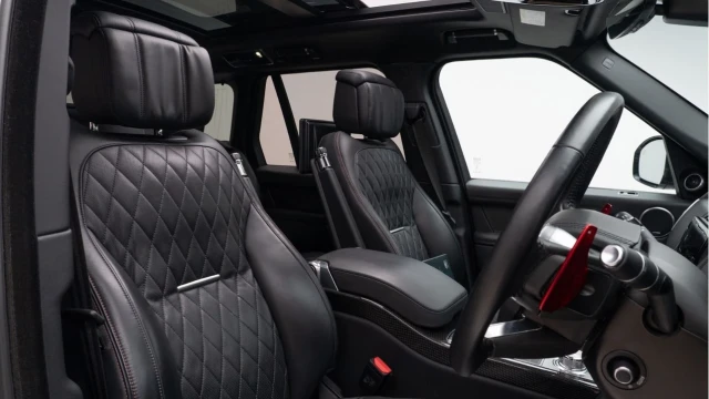 Land Rover Range Rover (69 Reg) 5.0 V8 SVAutobiography Dynamic Image 3