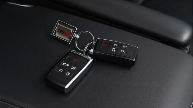 Land Rover Range Rover (72 Reg) 3.0 D350 HSE (Black Pack) Image 7
