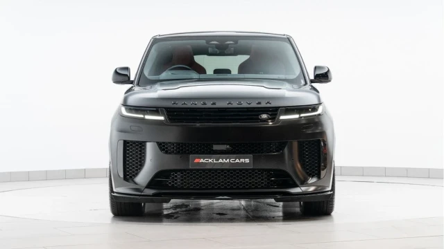 Land Rover Range Rover Sport (74 Reg) 4.4 V8 P635 SV Edition One Image 4