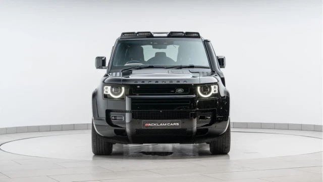 Land Rover Defender (23 Reg) 110 3.0 D300 X (7 Seat) Image 7