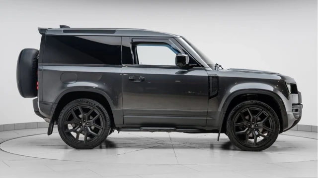 Land Rover Defender (73 Reg) 90 3.0 D250 HSE Hard Top Commercial (3 Seat) (+VAT) Image 7