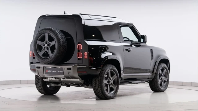 Land Rover Defender (25 Reg) 90 3.0 D250 X-Dynamic SE Hard Top Commercial (+VAT) Image 7