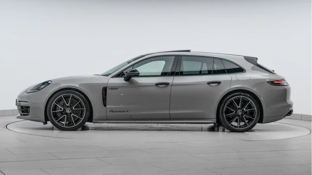Porsche Panamera (73 Reg) 4 2.9 V6 e-hybrid Sport Turismo Platinum Edition Image 3