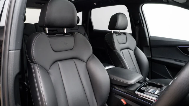 Audi Q7 (25 Reg) 3.0 55TFSI Black Edition Quattro Image 3