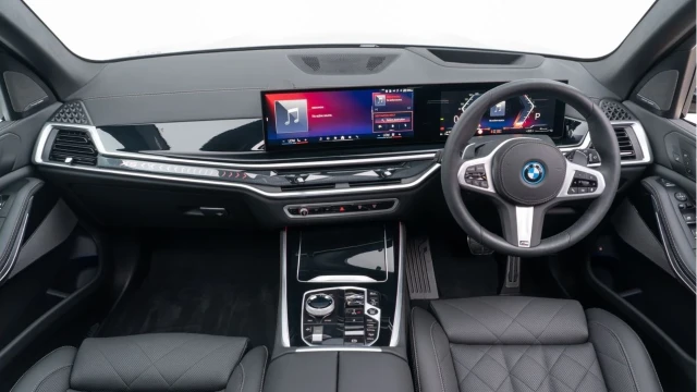 BMW X5 (74 Reg) 3.0 50e M Sport xDrive Hybrid Image 2