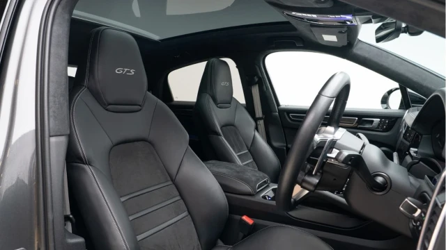 Porsche Cayenne (72 Reg) 4.0 V8 GTS Coupe Image 3