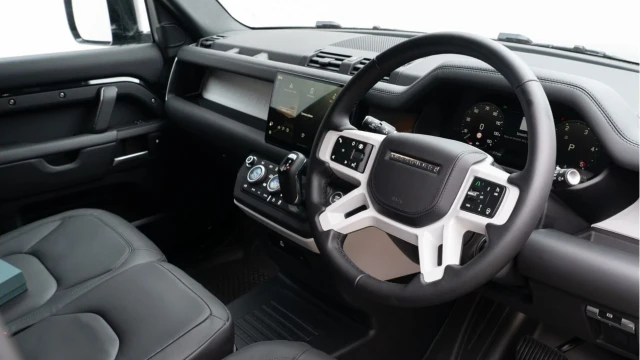 Land Rover Defender (74 Reg) 110 3.0 D350 X-Dynamic HSE Hard Top Commercial (3 Seat) (+VAT) Image 2