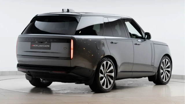Land Rover Range Rover (23 Reg) 3.0 D300 SE (Shadow Pack) Image 4