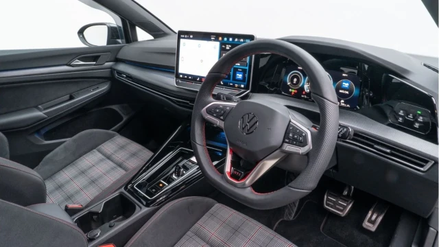 Volkswagen Golf (74 Reg) 2.0TSI GTI DSG (Mk8.5) Image 8