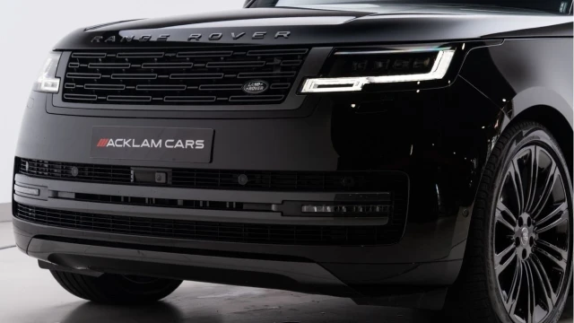 Land Rover Range Rover (74 Reg) 3.0 D300 HSE (Shadow Pack) Image 8