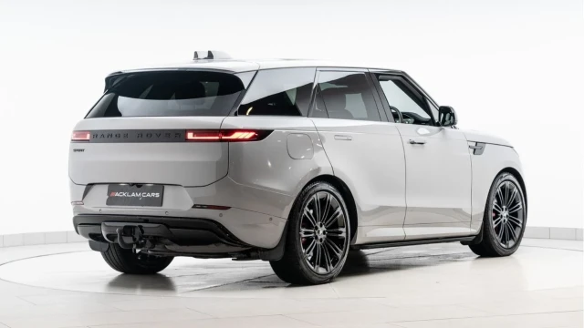 Land Rover Range Rover Sport (24 Reg) 3.0 D300 Dynamic SE (Black Pack) Image 7