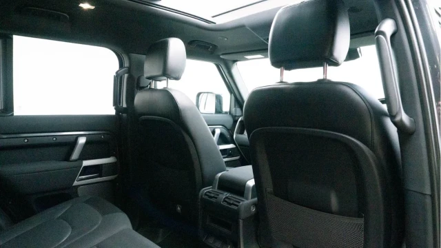 Land Rover Defender (72 Reg) 110 3.0 D250 X-Dynamic SE (Black Pack) Image 8