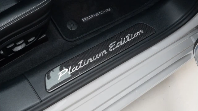 Porsche Panamera (73 Reg) 4 2.9 V6 e-hybrid Sport Turismo Platinum Edition Image 8