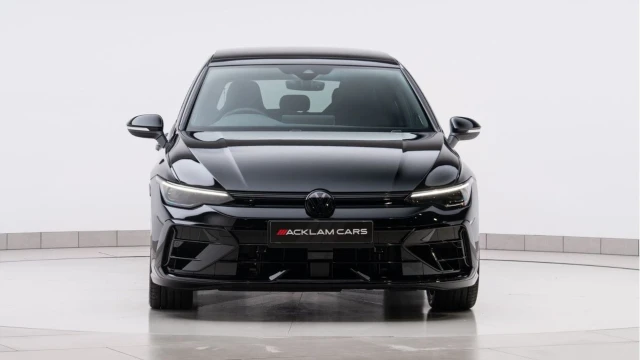 Volkswagen Golf (25 Reg) R 2.0TSI Black Edition DSG 4Motion (Mk8.5) (VAT Q) Image 7