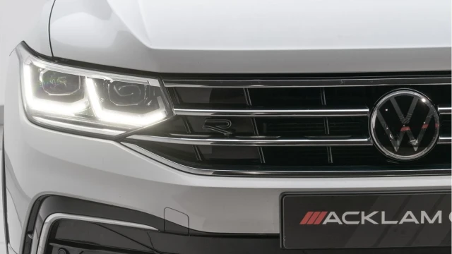 Volkswagen Tiguan (22 Reg) 2.0TDI R-Line DSG Image 8