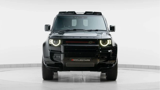 Land Rover Defender (25 Reg) 90 3.0 D250 X-Dynamic SE Hard Top Commercial (3 Seat) (+VAT) Image 7