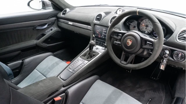Porsche 718 (23 Reg) Cayman 4.0 GT4 RS PDK (Weissach) Image 2