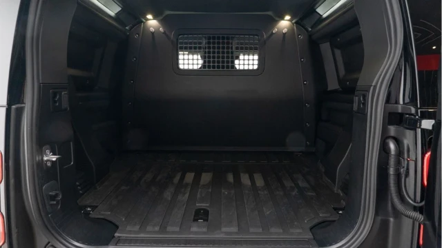 Land Rover Defender (25 Reg) 90 3.0 D250 S Hard Top Commercial (3 Seat) (+VAT) Image 4