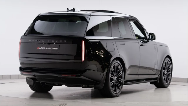 Land Rover Range Rover (74 Reg) 3.0 D350 SE (Shadow Pack) Image 6