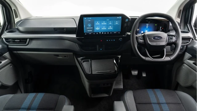 Ford Transit Custom Sport (74 Reg) 320 2.5 Duratec Plug In Hybrid (5 Seat) (+VAT) Image 2