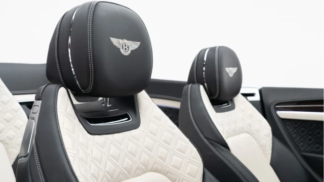 Bentley Continental (20 Reg) GTC 4.0 V8 Convertible (Mulliner) Image 2