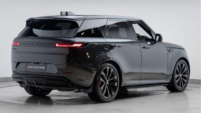 Land Rover Range Rover Sport (75 Reg) 3.0 D300 Dynamic SE (Black Pack) Image 6