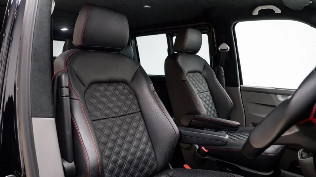 Volkswagen Transporter (23 Reg) T32 2.0BiTDI Highline DSG (5 Seat) (URBAN) (+VAT) Image 3