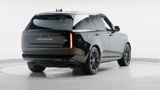 Land Rover Range Rover (23 Reg) 3.0 D300 SE (Shadow Pack) Image 6