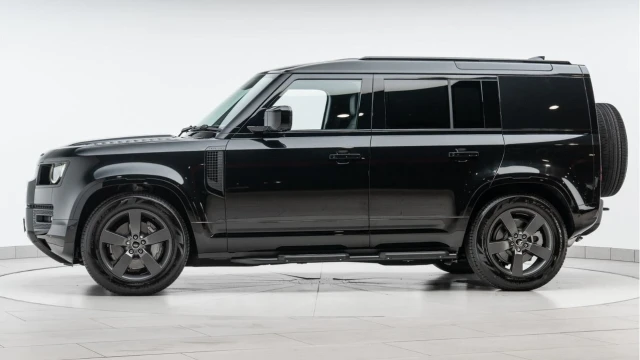 Land Rover Defender (25 Reg) 110 3.0 D350 X-Dynamic HSE Hard Top Commercial (3 Seat) (+VAT) Image 5