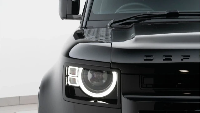 Land Rover Defender (74 Reg) 110 3.0 D250 S Hard Top Commercial (3 Seat) (+VAT) Image 8