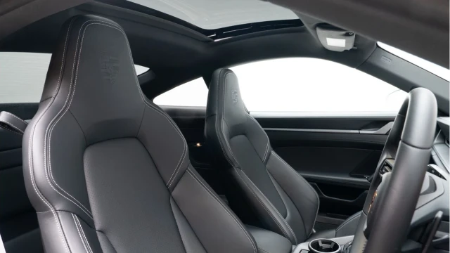 Porsche 911 (25 Reg) 3.0 Carrera PDK Coupe (992.2) Image 3