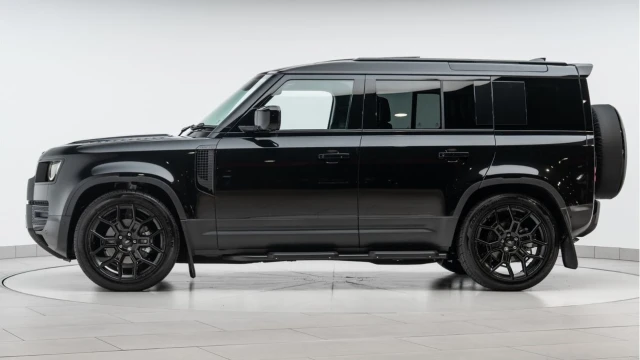 Land Rover Defender (25 Reg) 110 3.0 D250 S (7 Seat) Image 4