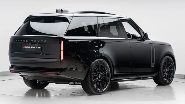 Land Rover Range Rover (75 Reg) 3.0 D300 Edition Image 6