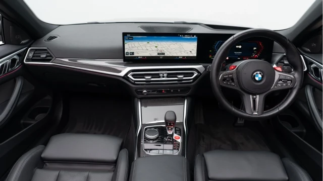BMW M4 (73 Reg) 3.0 Competition M xDrive Convertible Image 3