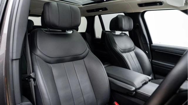 Land Rover Range Rover (22 Reg) 3.0 D350 First Edition (Shadow Pack) Image 3