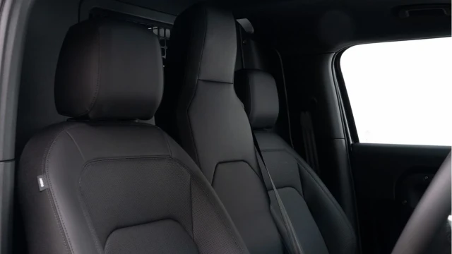 Land Rover Defender (74 Reg) 90 3.0 D250 S Hard Top Commercial (3 Seat) (Obsidian) (+VAT) Image 3