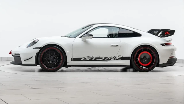 Porsche 911 (73 Reg) 4.0 GT3 MR (Manthey Racing) Image 4