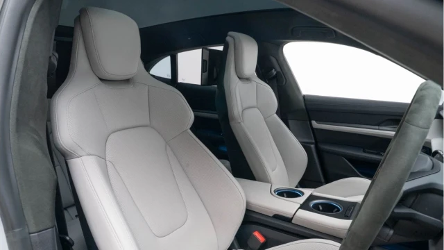 Porsche Taycan (73 Reg) 4S Cross Turismo Image 3