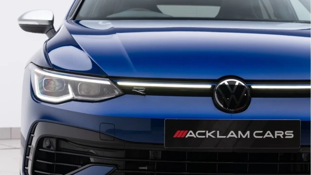 Volkswagen Golf (24 Reg) R 2.0TSI DSG 4Motion (R Performance) Image 8