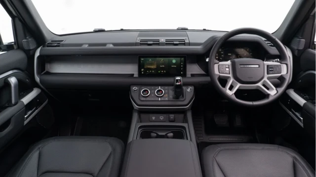 Land Rover Defender (24 Reg) 110 3.0 D250 X-Dynamic SE (Black Pack) Image 2