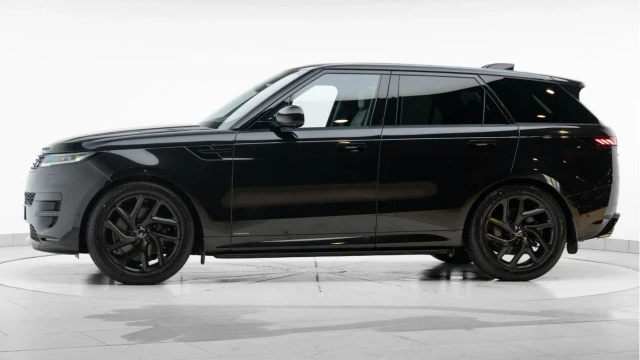 Land Rover Range Rover Sport (75 Reg) 4.4 V8 P530 Autobiography (Black Pack) Image 4