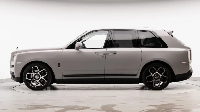 Rolls-Royce Cullinan (73 Reg) 6.8 V12 Black Badge Image 4