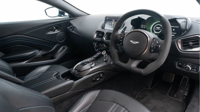 Aston Martin Vantage (70 Reg) 4.0 V8 Vantage Image 2