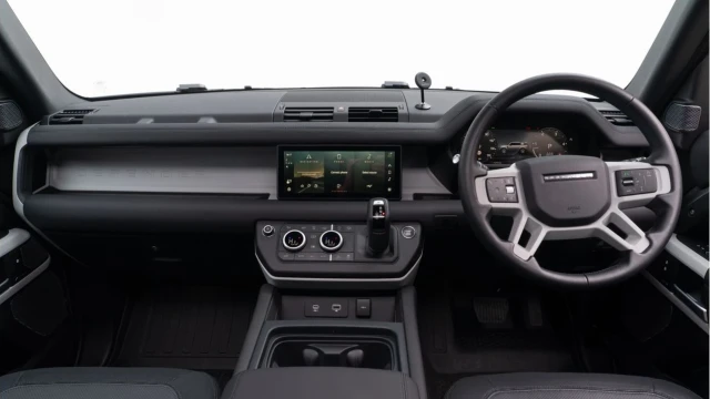 Land Rover Defender (24 Reg) 110 3.0 D250 X-Dynamic SE Image 2