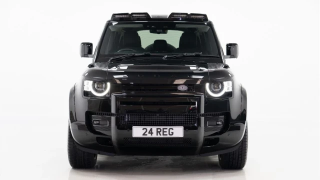 Land Rover Defender (24 Reg) 110 3.0 D250 XS Edition (Bespoke URBAN) (VAT Q) Image 6