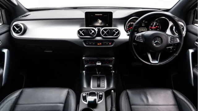 Mercedes-Benz X-CLASS (69 Reg) X350 3.0D V6 Power (No VAT) Image 4