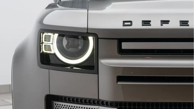 Land Rover Defender (25 Reg) 90 3.0 D250 S Hard Top Commercial (3 Seat) (+VAT) Image 8