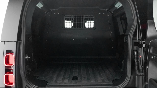 Land Rover Defender (25 Reg) 90 3.0 D250 S Hard Top Commercial (3 Seat) (+VAT) Image 4
